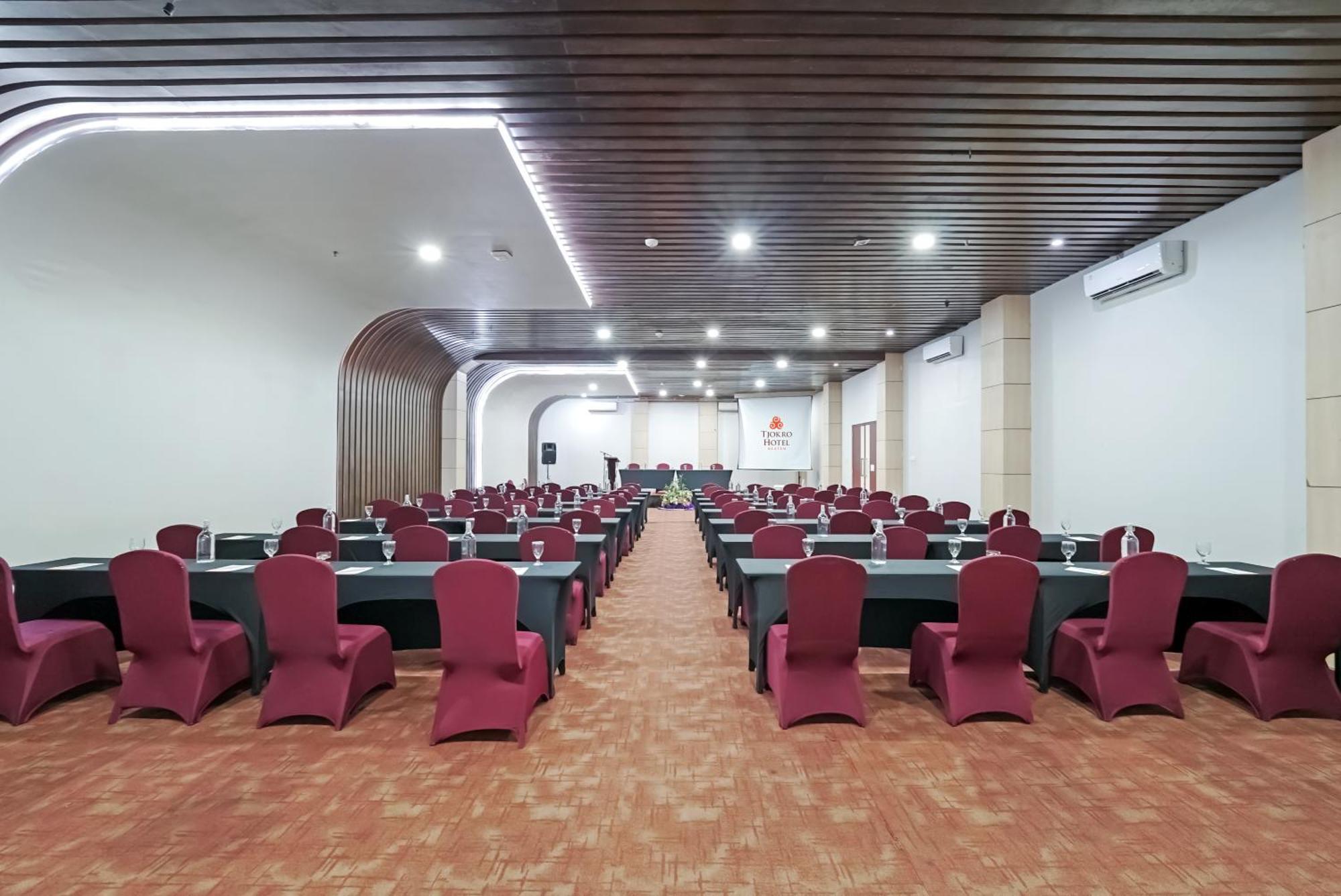 Tjokro Hotel Klaten Экстерьер фото