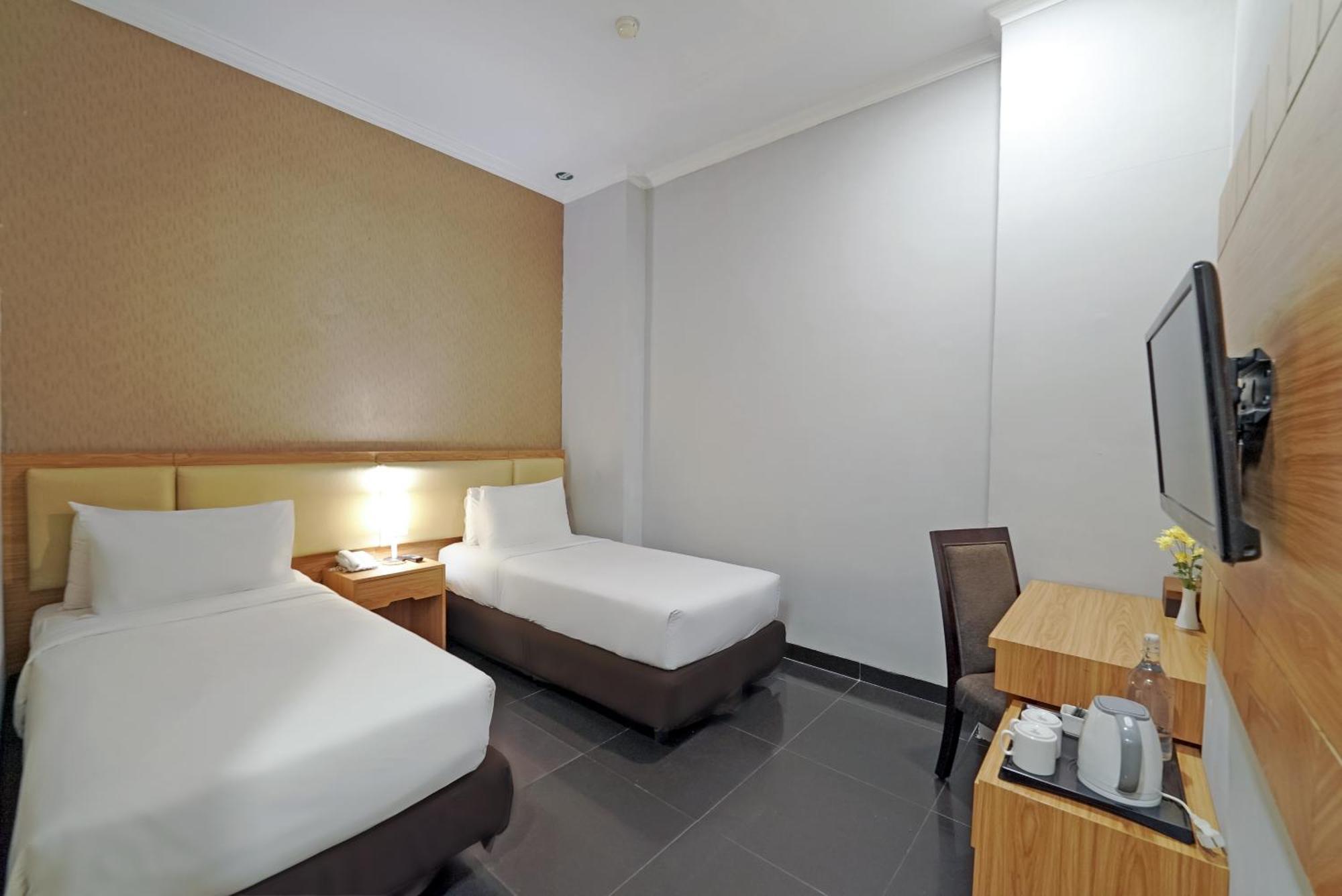 Tjokro Hotel Klaten Экстерьер фото