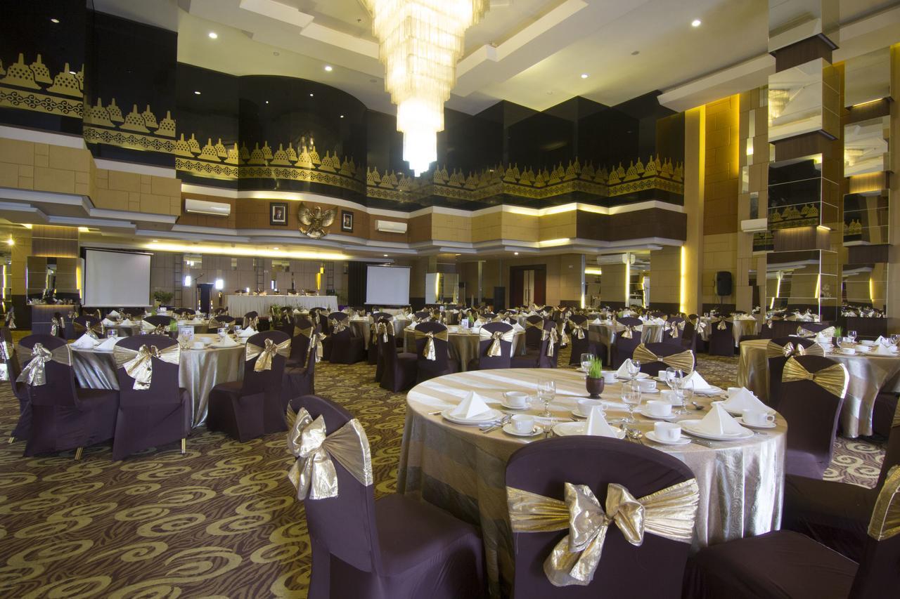 Tjokro Hotel Klaten Экстерьер фото